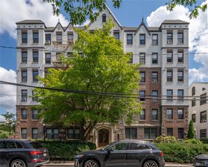 100 Parkway Road 4D, Bronxville, NY 10708