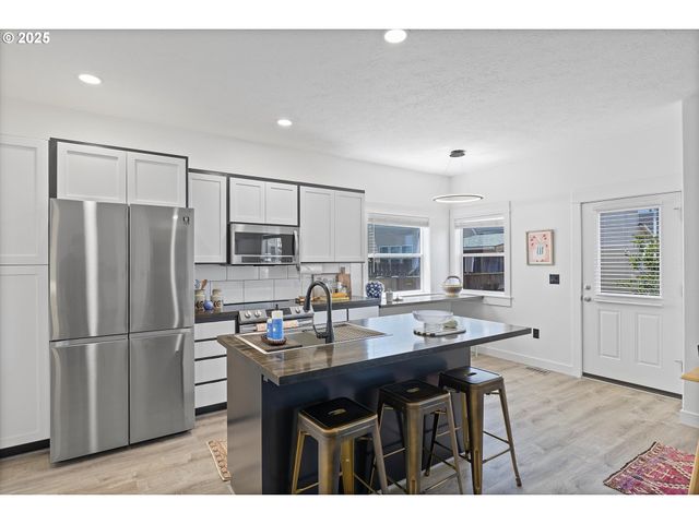 19257 OAK Ave, Sandy, OR 97055