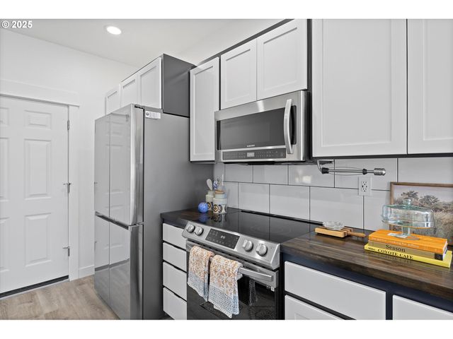 19257 OAK Ave, Sandy, OR 97055