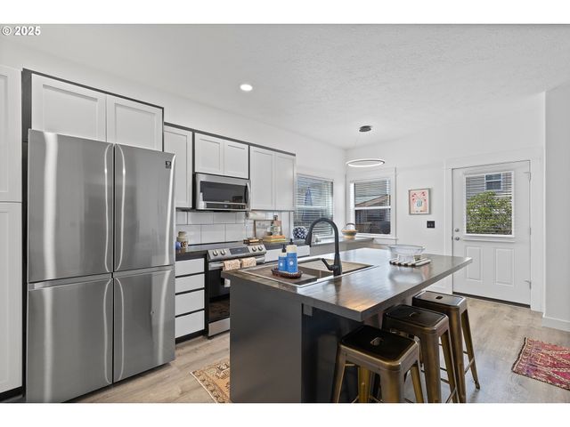 19257 OAK Ave, Sandy, OR 97055