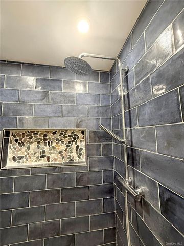 18 Park Hill Drive, New Windsor, NY 12553