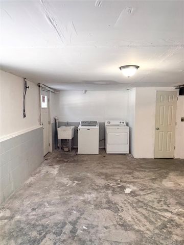 18 Park Hill Drive, New Windsor, NY 12553