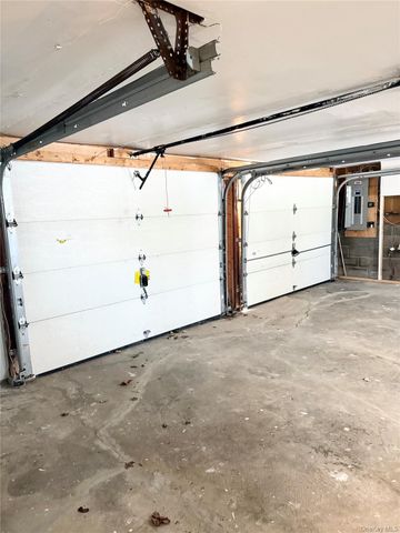 18 Park Hill Drive, New Windsor, NY 12553