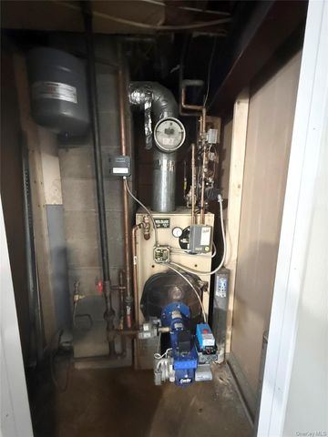 18 Park Hill Drive, New Windsor, NY 12553