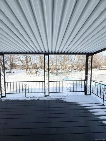 18 Park Hill Drive, New Windsor, NY 12553