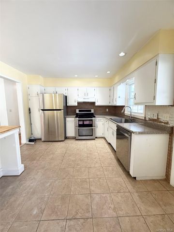 18 Park Hill Drive, New Windsor, NY 12553