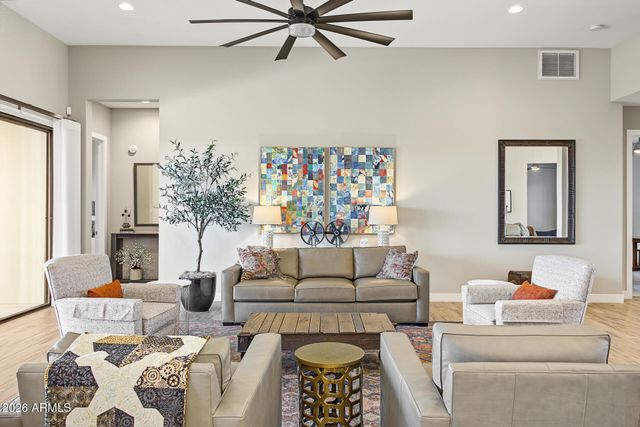 618 E TUMBLEWEED Drive, Phoenix, AZ 85085