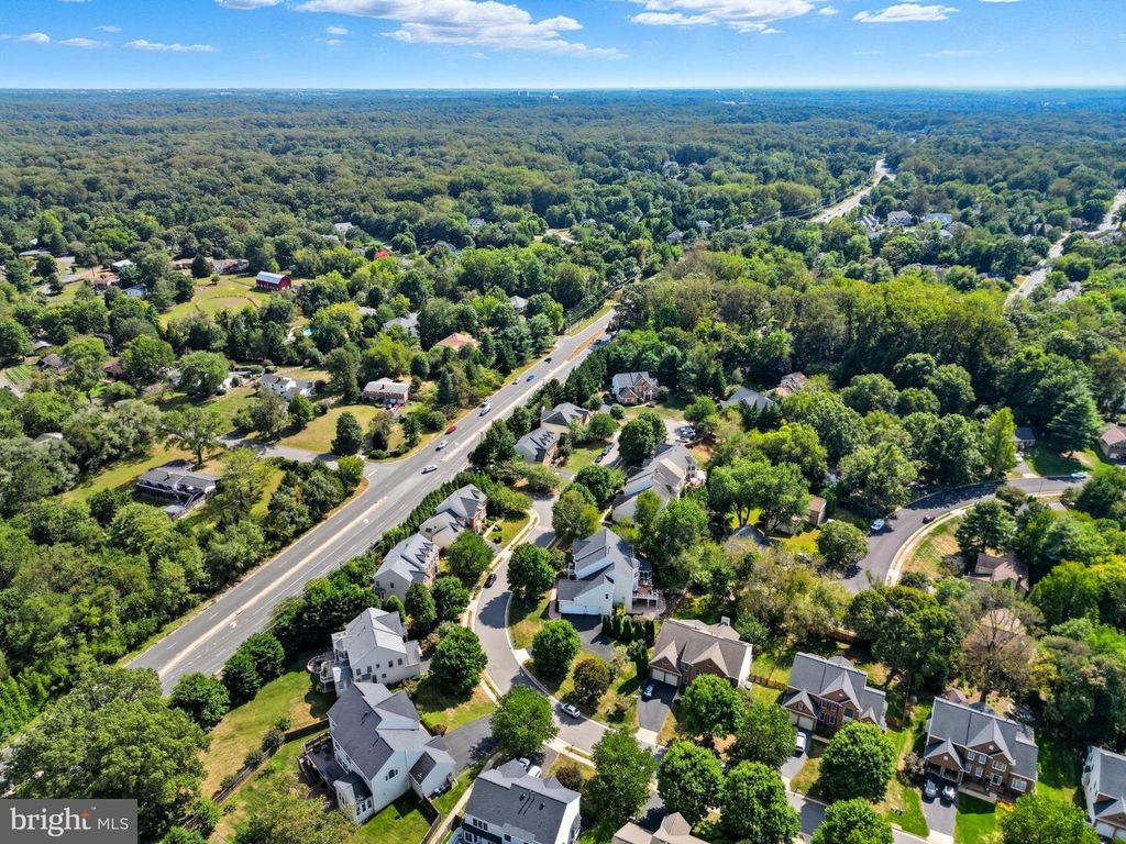 2725 ROBALEED WAY, Herndon, VA 20171