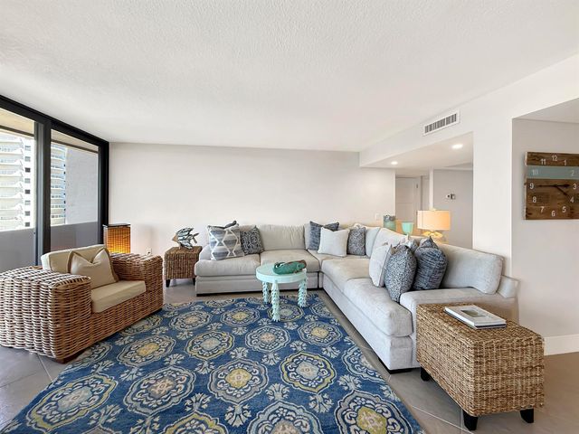 4200 N Ocean Drive 2-705, Singer Island, FL 33404