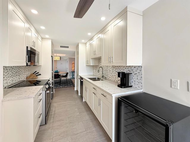 4200 N Ocean Drive 2-705, Singer Island, FL 33404