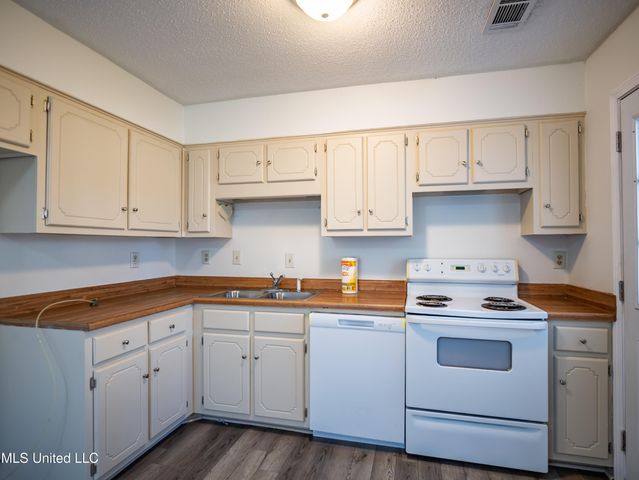 1926 Tissington Drive, Horn Lake, MS 38637