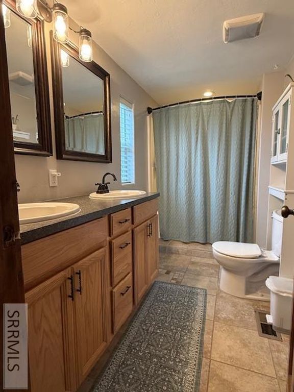Image 10 of property listing at 847 N 800 E, Shelley, ID 83274