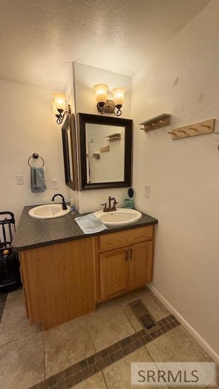 Image 16 of property listing at 847 N 800 E, Shelley, ID 83274