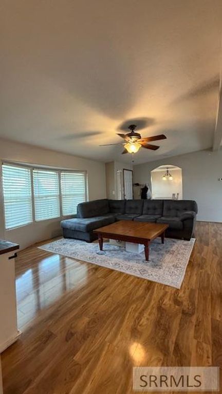 Image 3 of property listing at 847 N 800 E, Shelley, ID 83274