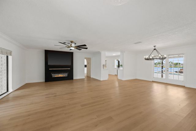 12853 Guilford Circle, Wellington, FL 33414