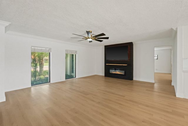 12853 Guilford Circle, Wellington, FL 33414