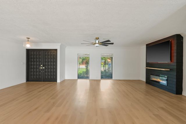 12853 Guilford Circle, Wellington, FL 33414