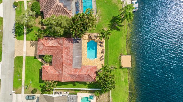 12853 Guilford Circle, Wellington, FL 33414