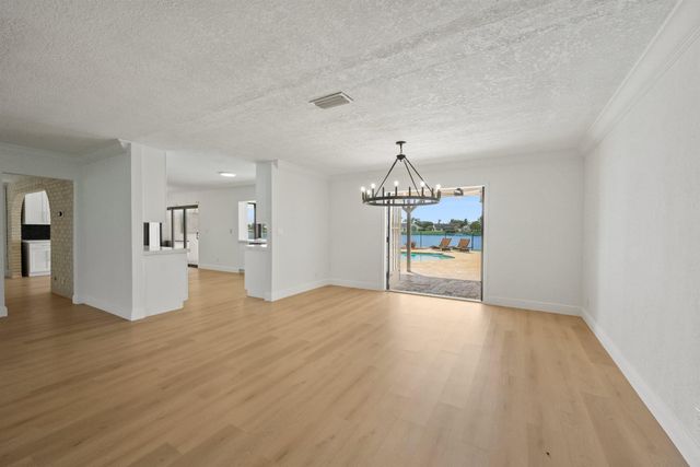 12853 Guilford Circle, Wellington, FL 33414