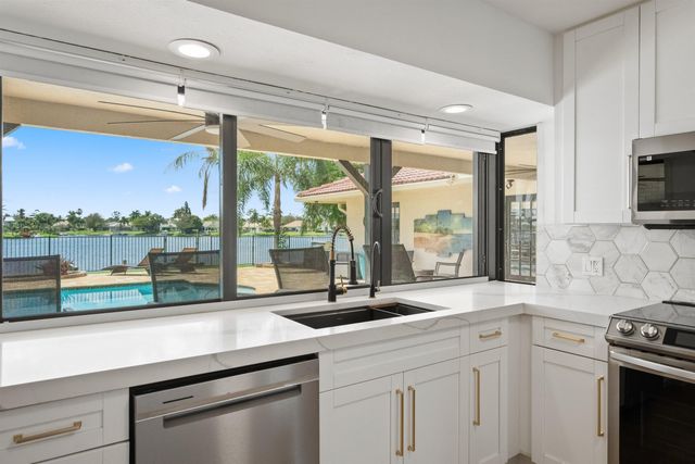 12853 Guilford Circle, Wellington, FL 33414