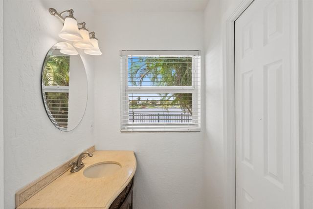 12853 Guilford Circle, Wellington, FL 33414