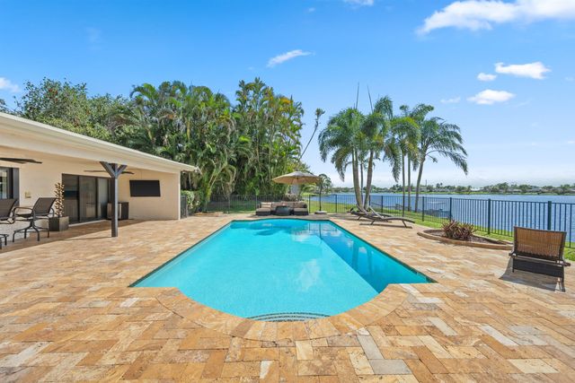 12853 Guilford Circle, Wellington, FL 33414