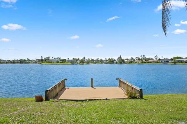 12853 Guilford Circle, Wellington, FL 33414