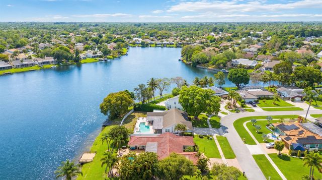 12853 Guilford Circle, Wellington, FL 33414