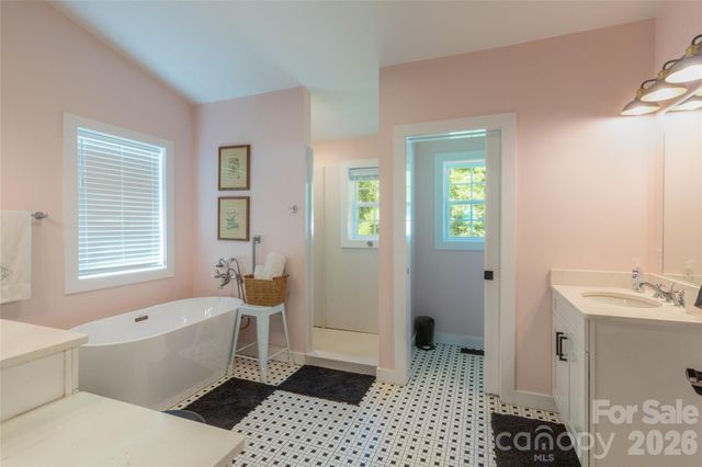 367 Nannys Lane, Sylva, NC 28779