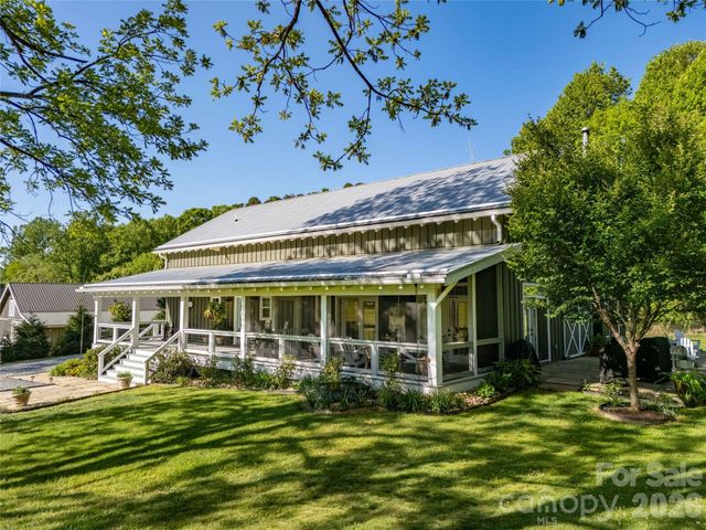 367 Nannys Lane, Sylva, NC 28779
