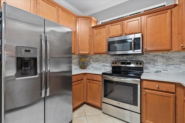 111 BABBLING BROOK RUN, Bradenton, FL 34212