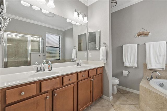 111 BABBLING BROOK RUN, Bradenton, FL 34212