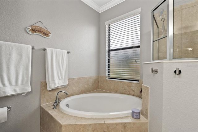 111 BABBLING BROOK RUN, Bradenton, FL 34212