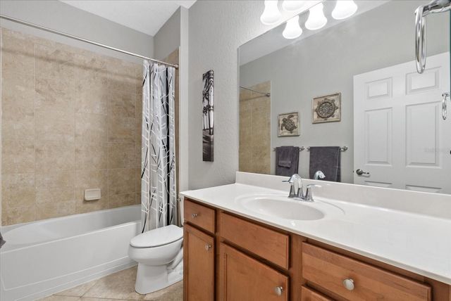 111 BABBLING BROOK RUN, Bradenton, FL 34212