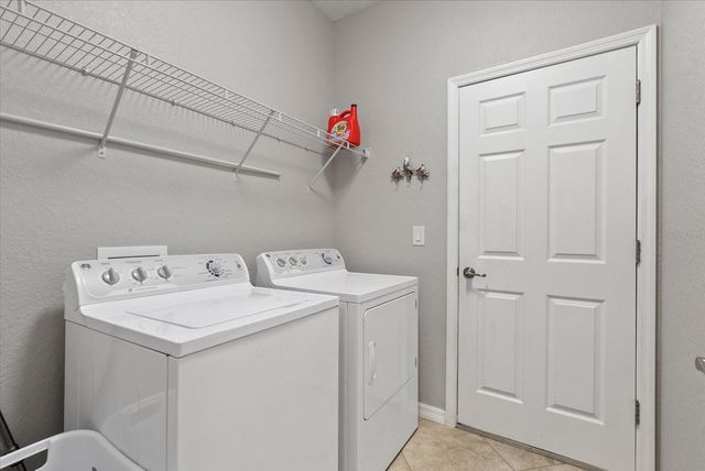 111 BABBLING BROOK RUN, Bradenton, FL 34212