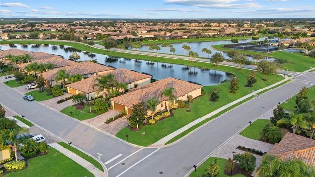 111 BABBLING BROOK RUN, Bradenton, FL 34212