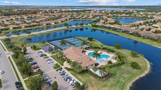 111 BABBLING BROOK RUN, Bradenton, FL 34212