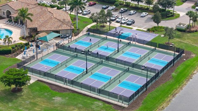 111 BABBLING BROOK RUN, Bradenton, FL 34212