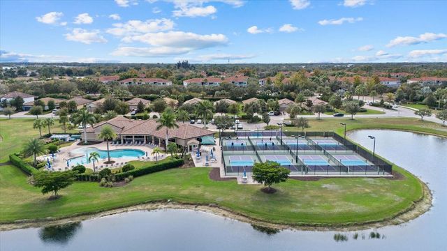 111 BABBLING BROOK RUN, Bradenton, FL 34212