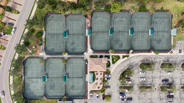 111 BABBLING BROOK RUN, Bradenton, FL 34212