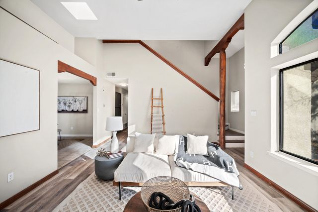 4040 Painted Pony Circle, Santa Fe, NM 87507