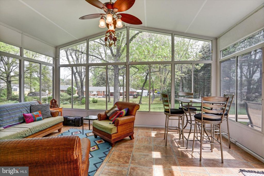 Image 6 of property listing at 4308 BIRMINGHAM PL, Beltsville, MD 20705