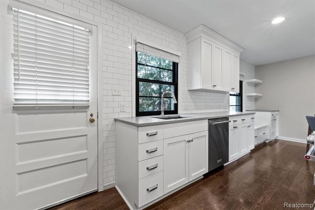 583 N Old Woodward Avenue, Birmingham, MI 48009