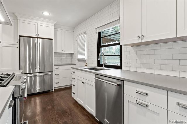 583 N Old Woodward Avenue, Birmingham, MI 48009