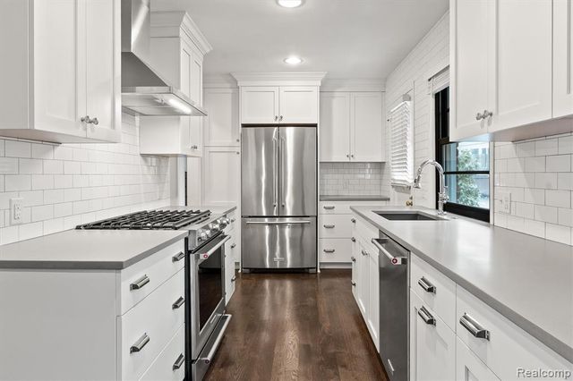 583 N Old Woodward Avenue, Birmingham, MI 48009