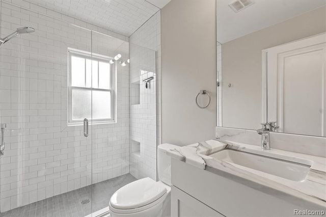 583 N Old Woodward Avenue, Birmingham, MI 48009