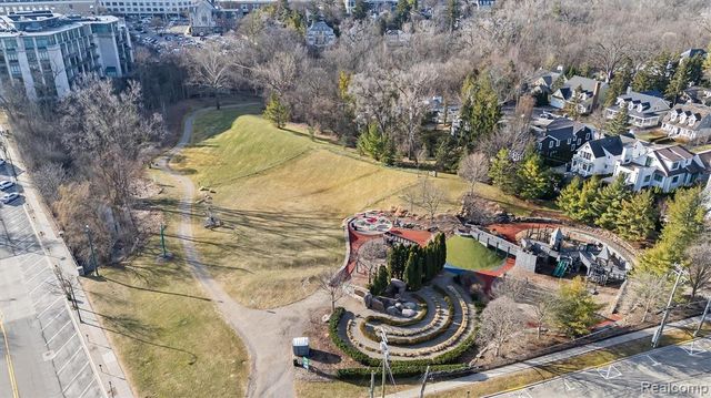 583 N Old Woodward Avenue, Birmingham, MI 48009