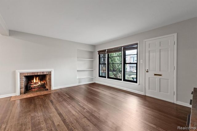 583 N Old Woodward Avenue, Birmingham, MI 48009