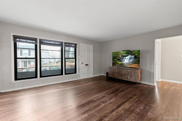 583 N Old Woodward Avenue, Birmingham, MI 48009