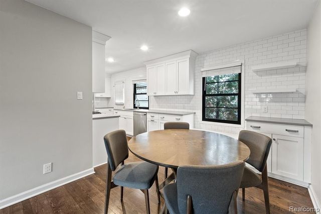 583 N Old Woodward Avenue, Birmingham, MI 48009